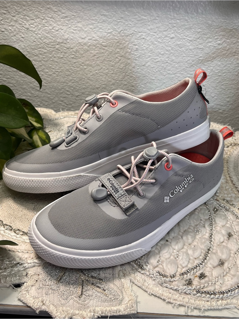 NWT Women’sColumbia PFG Water Shoes Gray Coral Mesh Boat Sneakers Women’s SIZE 8 - Picture 3 of 12